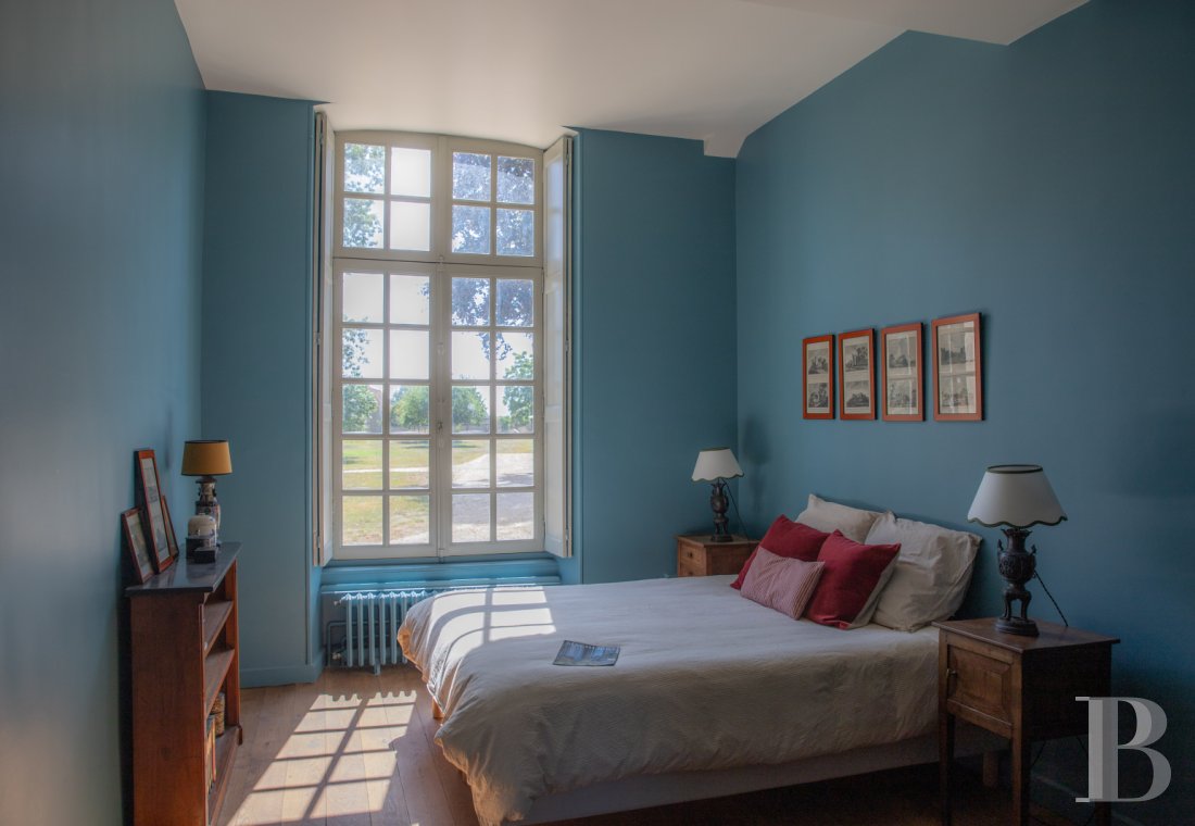 A château and its outbuildings in walled grounds to the north-east of Falaise, in Calvados - photo  n°18